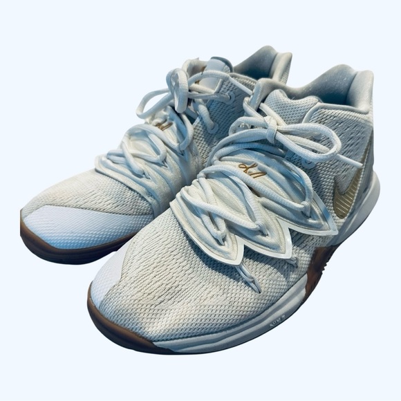 Nike Kyrie 5 GS basketball shoes. Boys size 5 White with Metallic Gold Swoosh - Picture 8 of 9